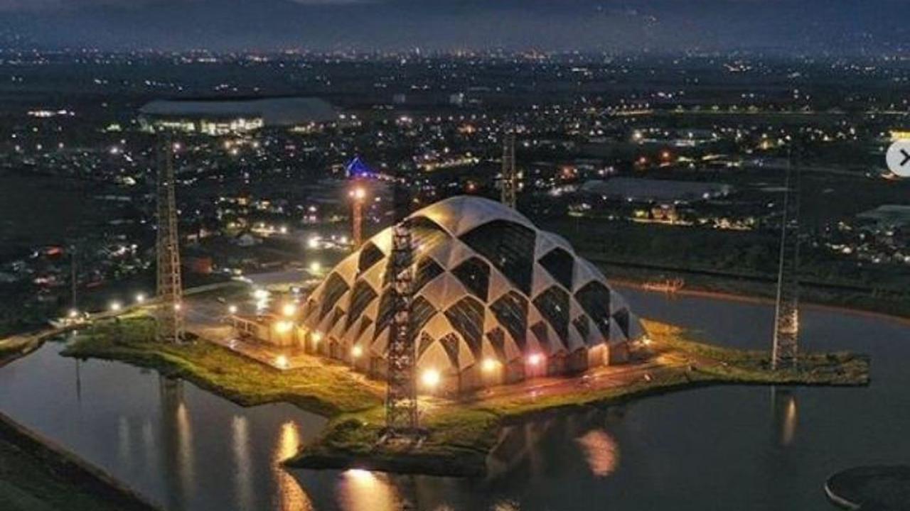 Masjid Terapung Gedebage