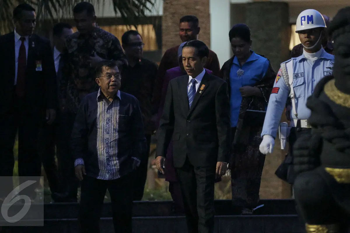 20151120-Presiden Jokowi dan Istri Sumringah Hadiri KTT ke-27 ASEAN