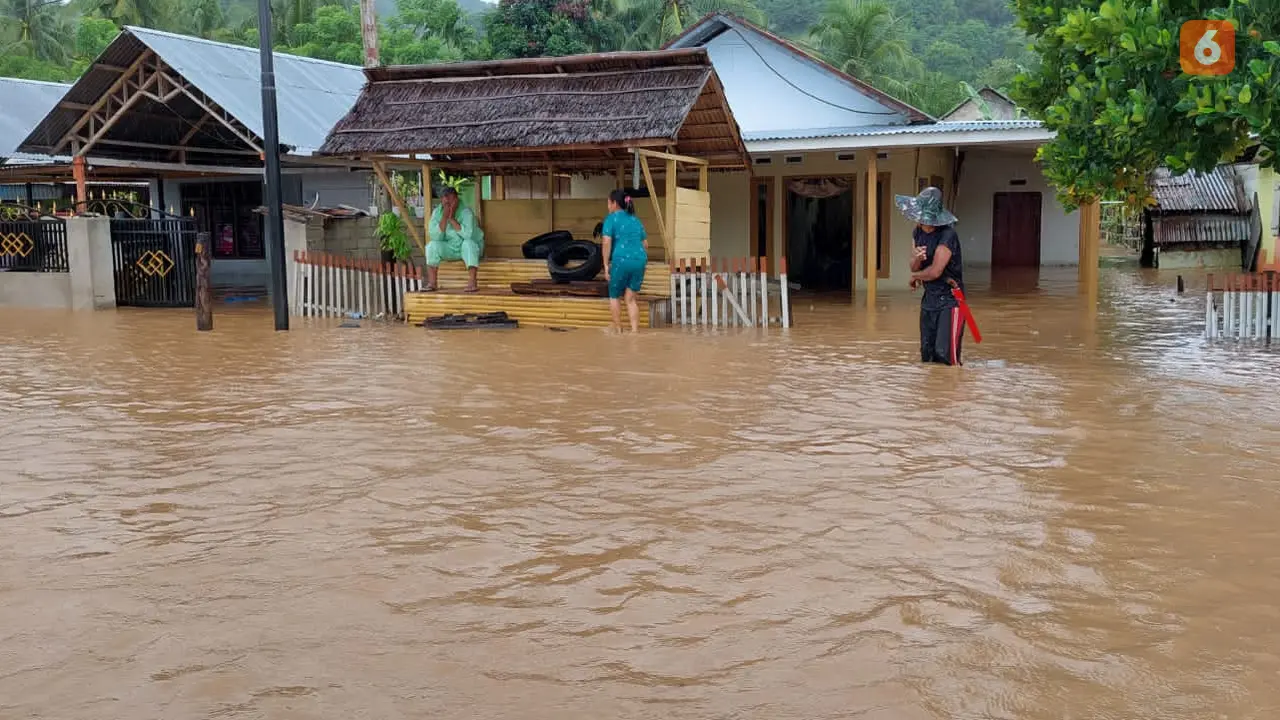 Banjir bandang menerjang wilayah Kabupaten Boalemo, Gorontalo (Arfandi Ibrahim/Liputan6.com)