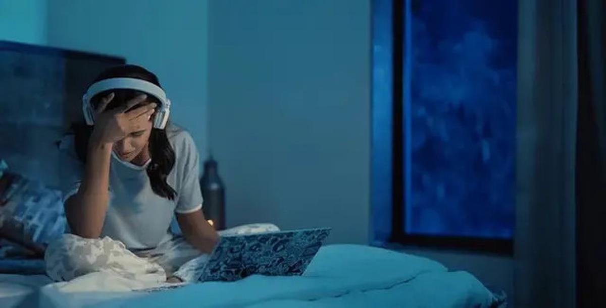 5 Kebiasaan Buruk Sebelum Tidur yang Wajib Kamu Hindari