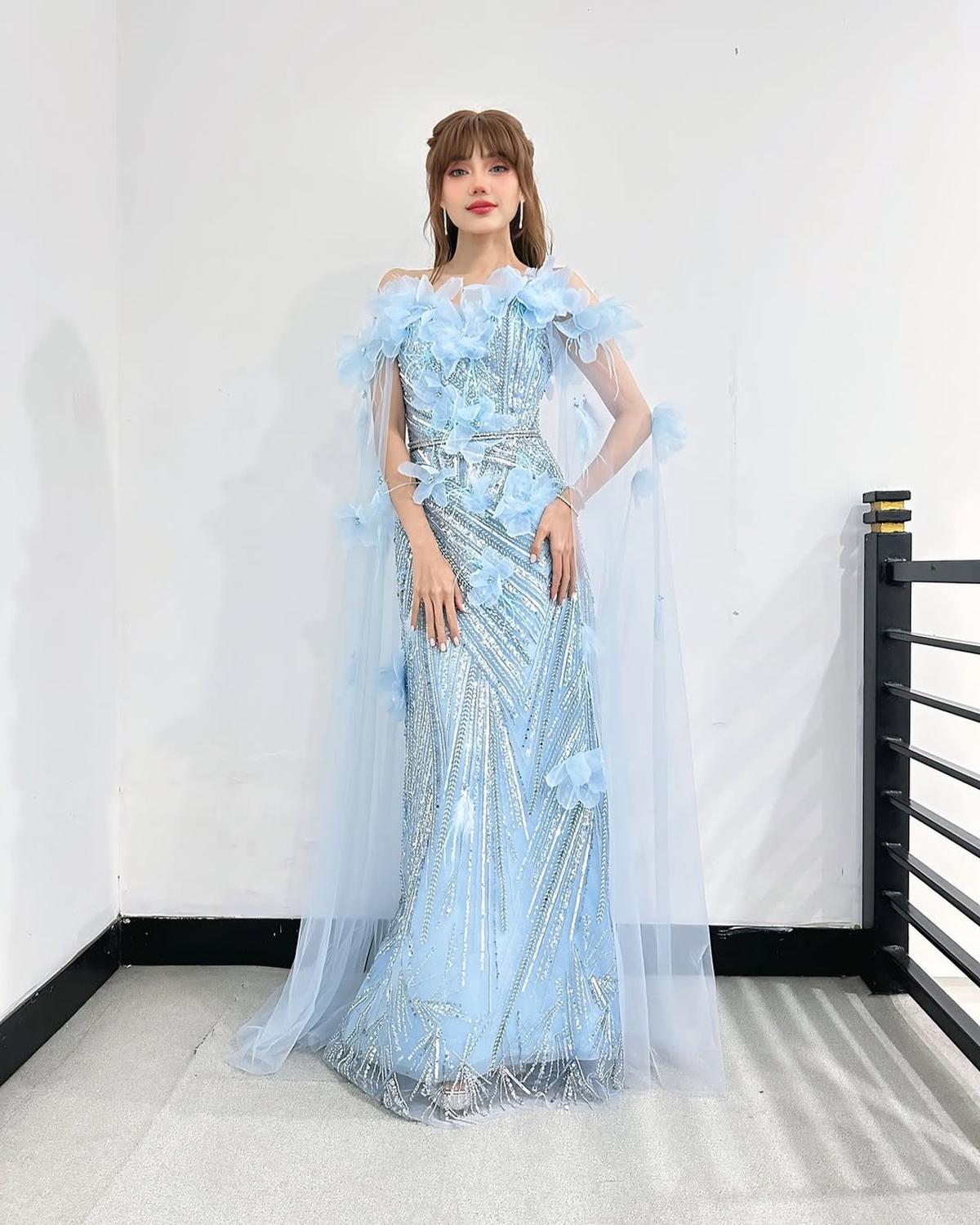 Bikin Pangling, Penampilan Rina Nose Cetar Membahana Bak Boneka