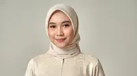 7 Inspirasi Model Gamis Brokat Busui Paling Nyaman di 2025