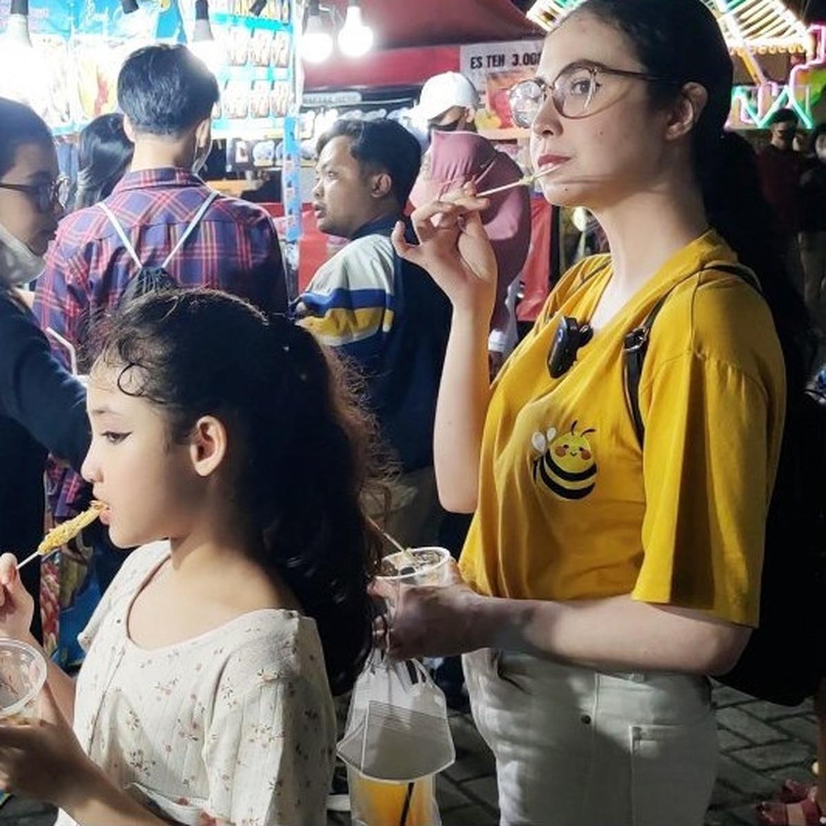 10 Potret Arumi Bachsin Bareng Putrinya yang Makin Cantik & Beranjak Besar, Vibesnya bak Kakak Adik
