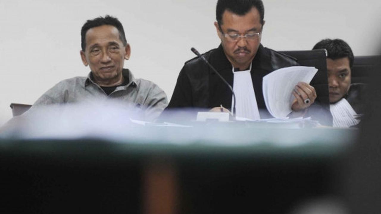 Fuad Amin Imron tetap jalani sidang meski tak enak badan