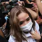 Artis Gisella Anastasia atau Gisel usai memenuhi panggilan polisi terkait kasus penyebaran video syur mirip dirinya di Mapolda Metro Jaya, Jakarta, Selasa (17/11/2020). Dari kasus tersebut kepolisian berhasil mengamankan dua tersangka dengan inisial PP dan MN. (Liputan6.com/ Herman Zakharia)