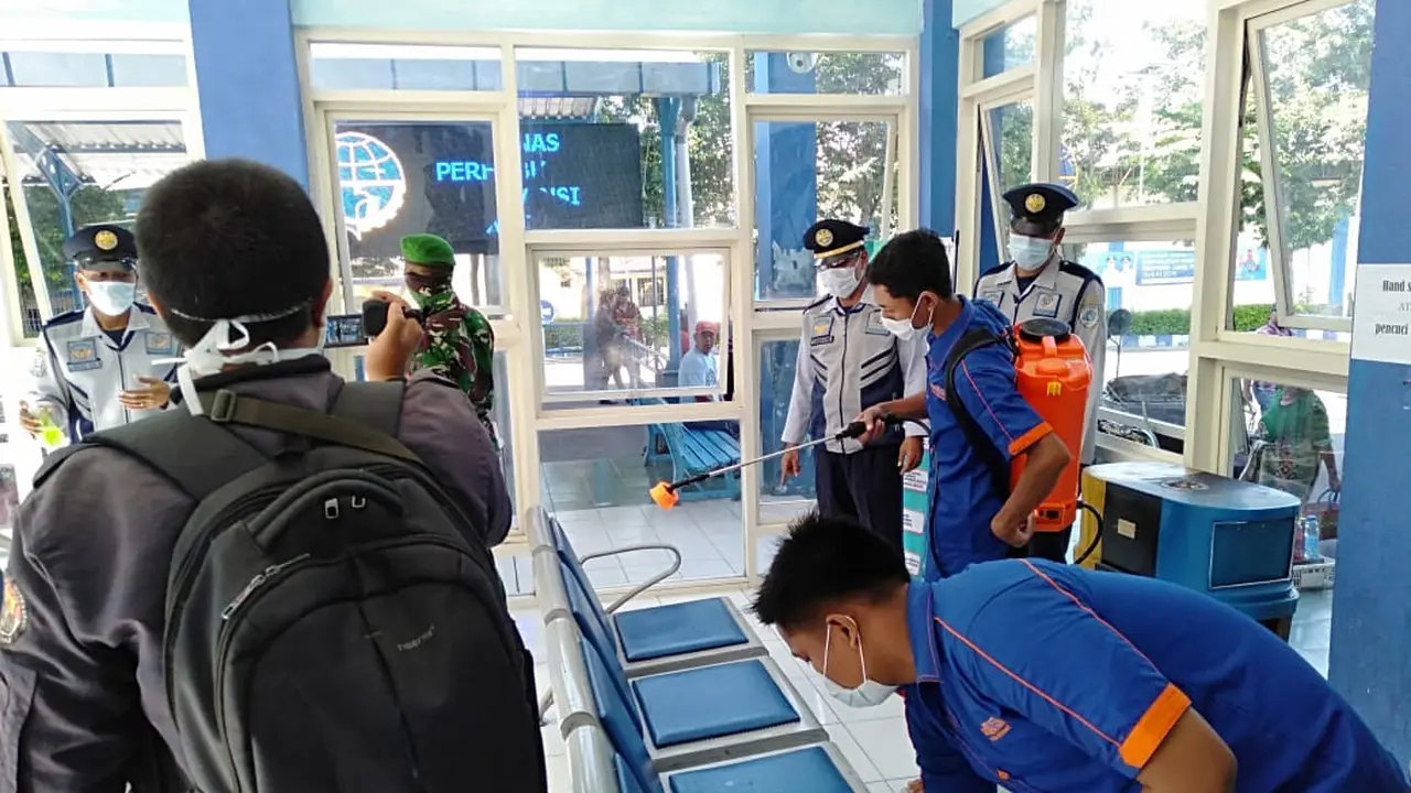 Dishub Jatim Lalukan Penyemprotan di Terminal