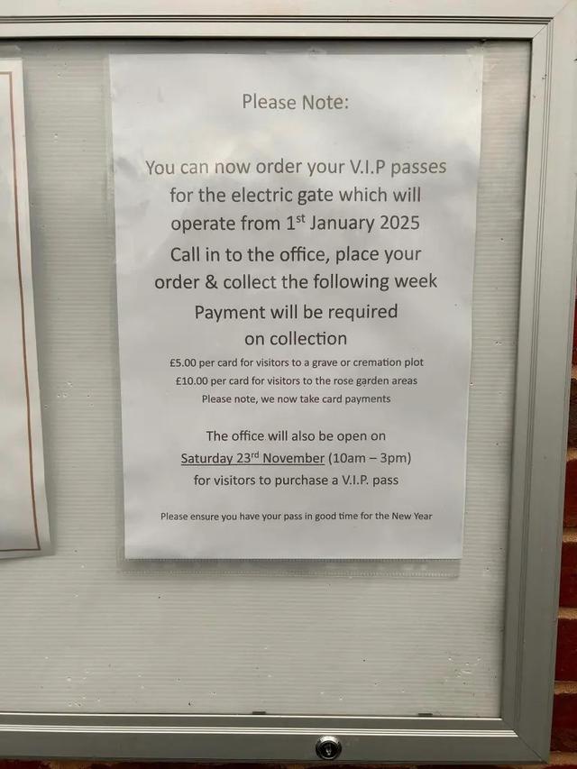 Makam Elit Ini Pasang Tiket Masuk