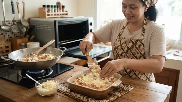 Membuat Nasi Panggang Keju yang Lumer