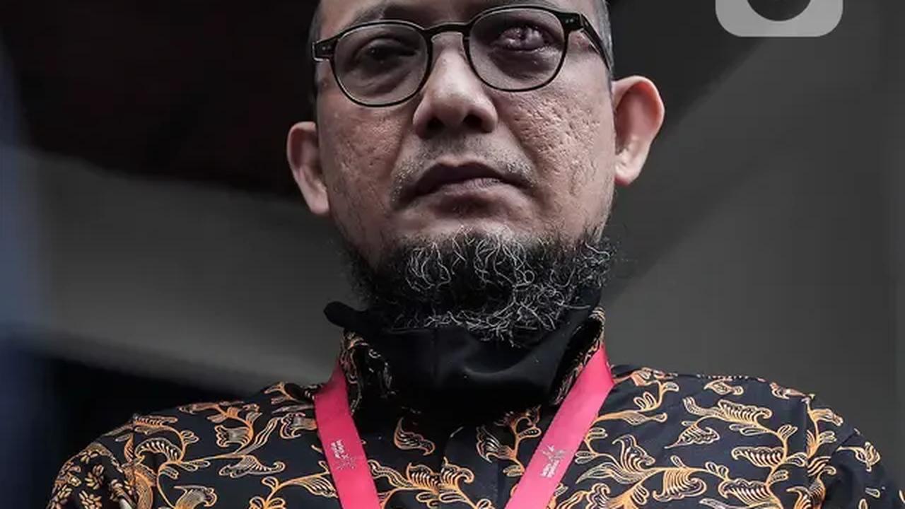 Novel Baswedan mengungkapkan adanya transaksi mencurigakan sebesar Rp300 miliar.<br><br><br><br>Si empunya transaksi itu merupakan pegawai di Kedeputian Penindakan dan Eksekusi KPK.