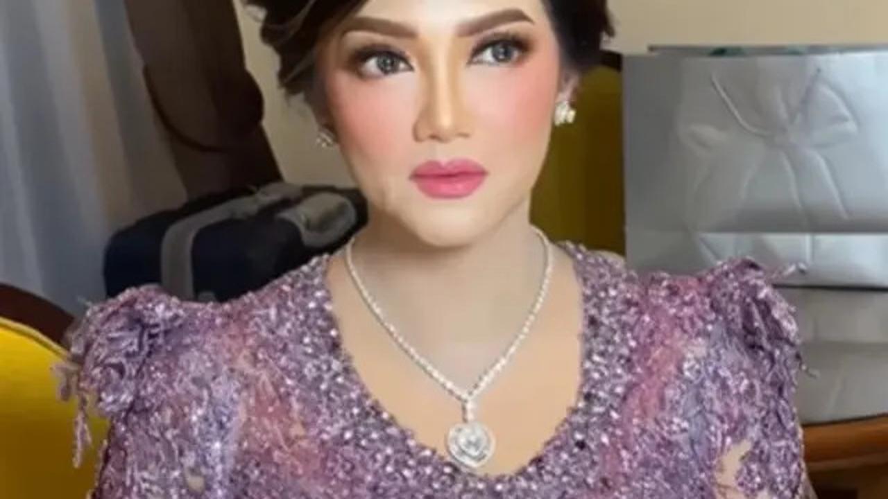 7 Potret Bella Saphira Pakai Kebaya, Penampilannya saat Acara Mantu Anak Curi Perhatian