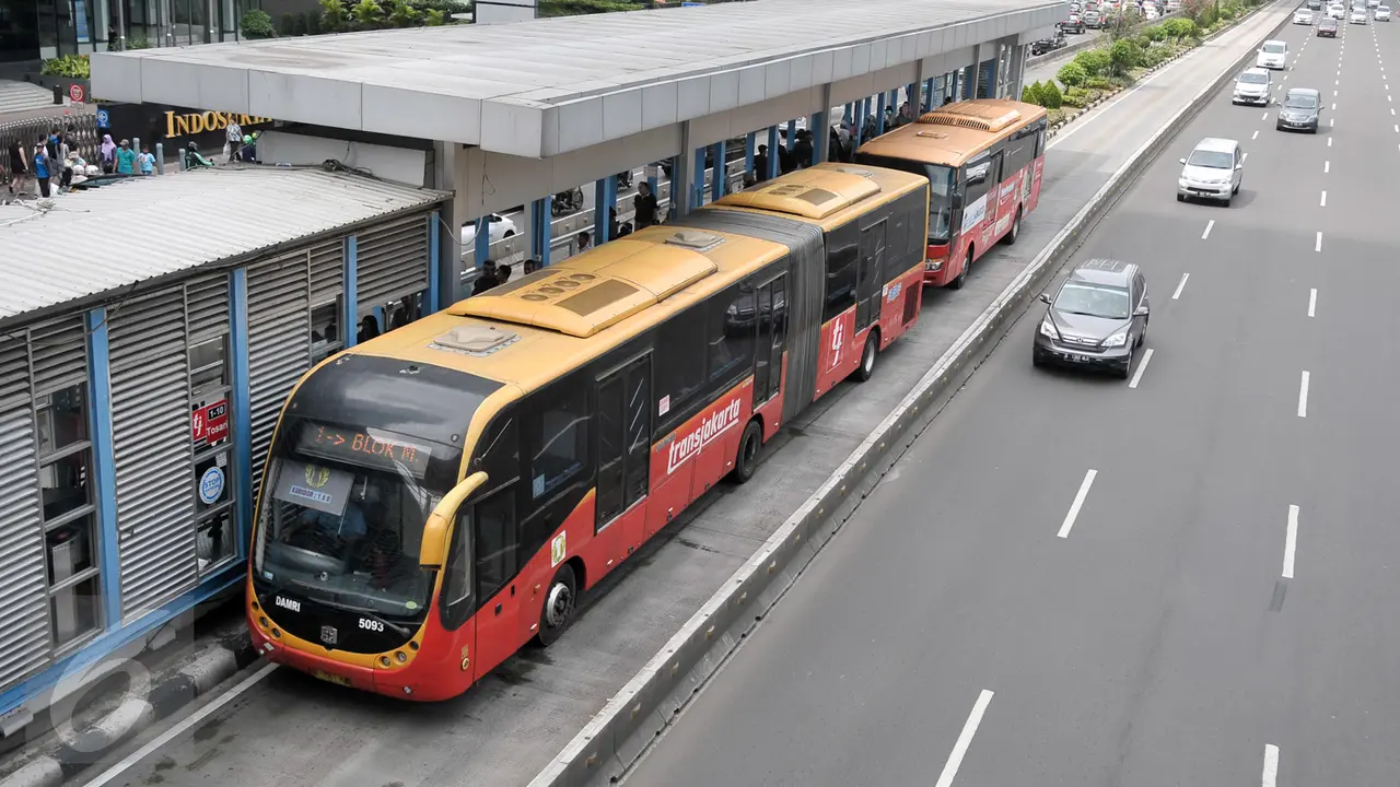 20161230-Malam-Tahun-Baru-Jakarta-Transjakarta-YR