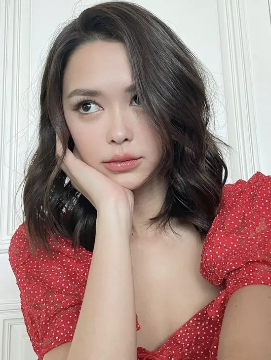 Kunci tampilannya terletak pada warna dan detail pakaian yang menjadikan tampilannya semakin stylish. [Foto: Instagram/ Patricia Good]