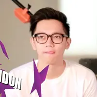 Bagaimana situasi yang terjadi di dalam mobil tersebut?