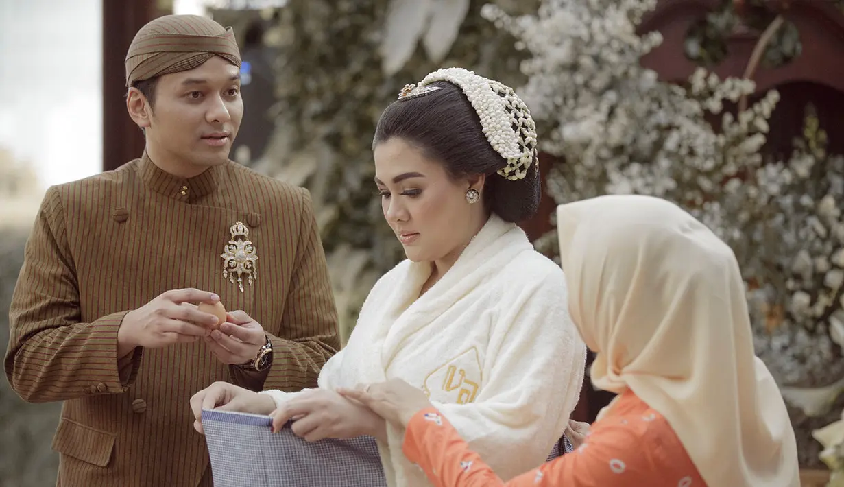 Vicky Shu dan Ade Imam