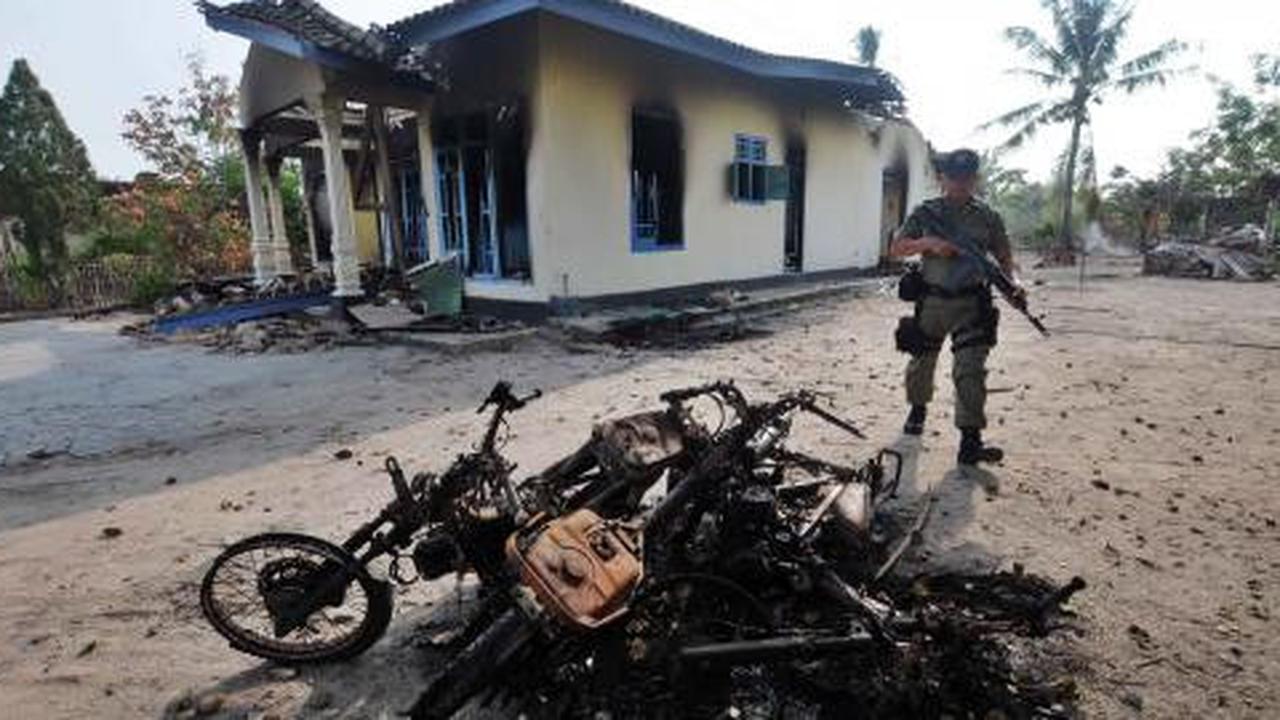 Kerusuhan terjadi di Sumbawa, belasan rumah dirusak