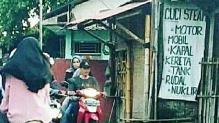 10 Tulisan Lucu di Spanduk Pinggir Jalan, S3 Marketing yang Enggak Ada