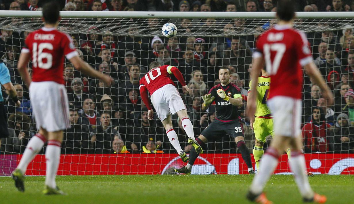 Pemain Manchester United Wayne Rooney saat mencetak gol pada lanjutan Liga Champion Grup B di Stadion Old Trafford, Manchester, Inggris , Rabu(4/11/2015) dini hari. MU menang tipis 1-0(Action Images via Reuters / Jason Cairnduff)