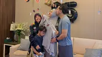 Poppy Bunga Rayakan Ulang Tahun ke-35, Dapat Kejutan dari Suami dan Anak
