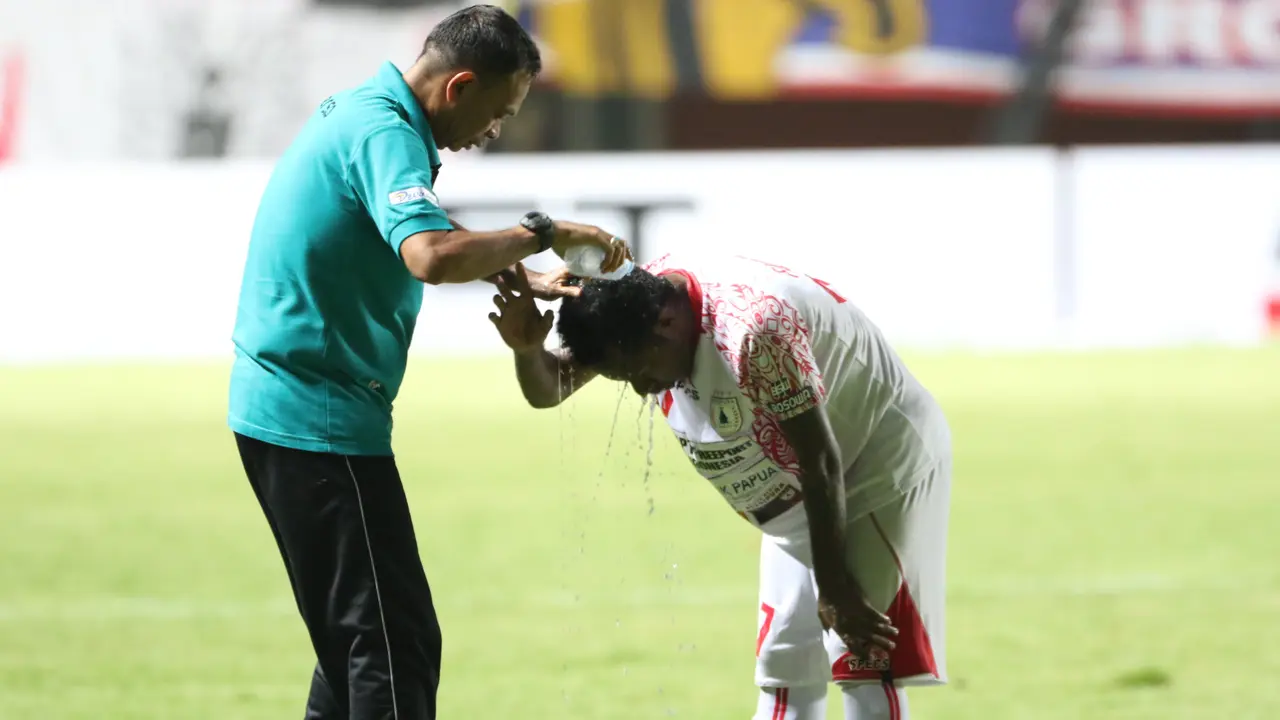 Ferinando Pahabol Bermain Memukau, Tetapi Tim Mutiara Hitam  Kalah Dari Singo Edan 0-1