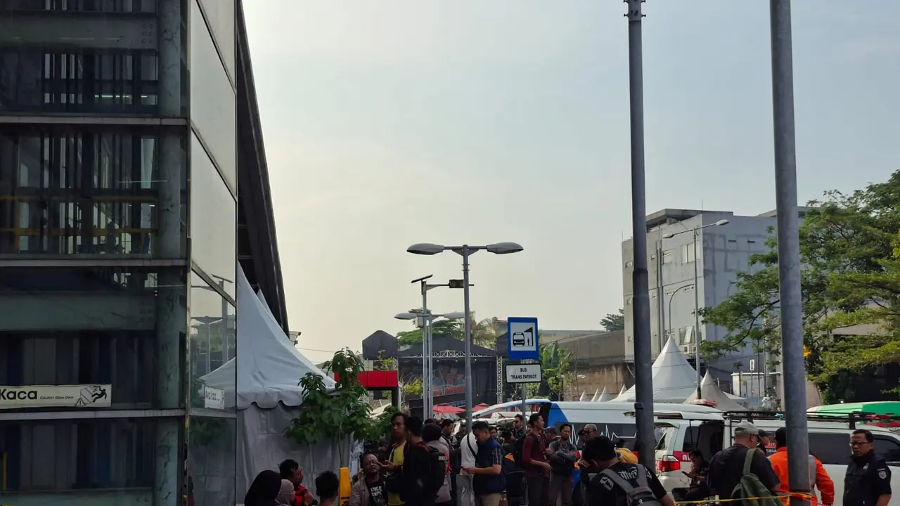 Situasi terkini usai kecelakaan kereta di Stasiun Bekasi Timur, Jawa Barat (Jabar) hingga Selasa pagi (28/4/2026).