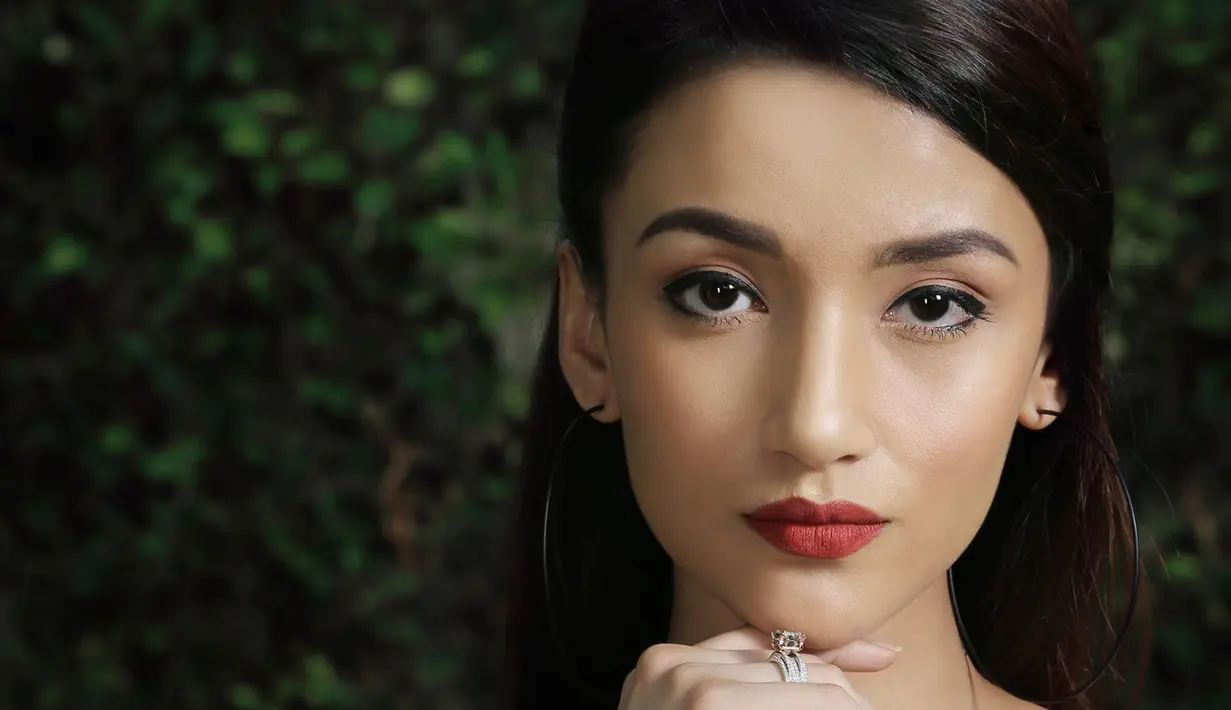 Pada pertengahan bulan ini, ia mengungkapkan tak bisa ketemu anak selama 9 bulan 12 hari sejak kedua buah hatinya bersama mantan suaminya. (Adrian Putra/Bintang.com)