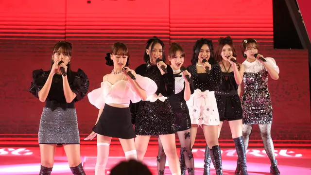 [Fimela] V1RST Debut Performance