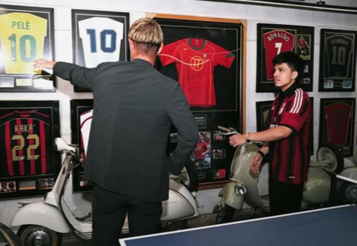 5 Potret Atta Halilintar Ajak Keisuke Honda ke Rumah, Diajak Makan Rendang Sampai Ayam Pop Bikin Milanisti Iri