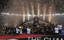 Euforia Persib angkat trofi juara Piala Presiden