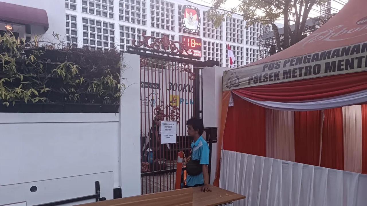Ketua KPU Hasyim Asy'ari mengatakan, urutan pertama sampai terakhir durasi waktu tes kesehatan itu sudah ditentukan tim medis dari RSPAD Gatot Subroto.<br>