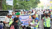 Polres Metro Tangerang, turut serta&nbsp;melibatkan Polisi Militer, TNI, Dishub dan Satpol PP Kota Tangerang melakukan razia&nbsp;24 sepeda motor dengan knalpot tidak standar atau biasa disebut knalpot brong. (Foto:Liputan6/Pramita Tristiawati)