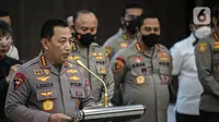 Kapolri Jenderal Listyo Sigit Prabowo bersama jajaran terkait menyampaikan konferensi pers di Gedung Rupatama Mabes Polri, Jakarta, Selasa (9/8/2022). Mantan Kepala Divisi Profesi dan Pengamanan Polri Irjen Ferdy Sambo ditetapkan sebagai tersangka dalam kasus pembunuhan ajudannya, Brigadir J alias Nofriansyah Yoshua Hutabarat. (Liputan6.com/Faizal Fanani)