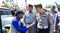 Kepala Korps Lalu Lintas (Kakorlantas) Polri Irjen Pol Firman Shantyabudi mengikuti dialog interaktif dengan para Dirlantas Polda seluruh Indonesia dalam acara bakti sosial menjelang Hari Ulang Tahun (HUT) ke-68 Lalu Lintas Bhayangkara (Div Humas Korlantas Polri)
&nbsp;