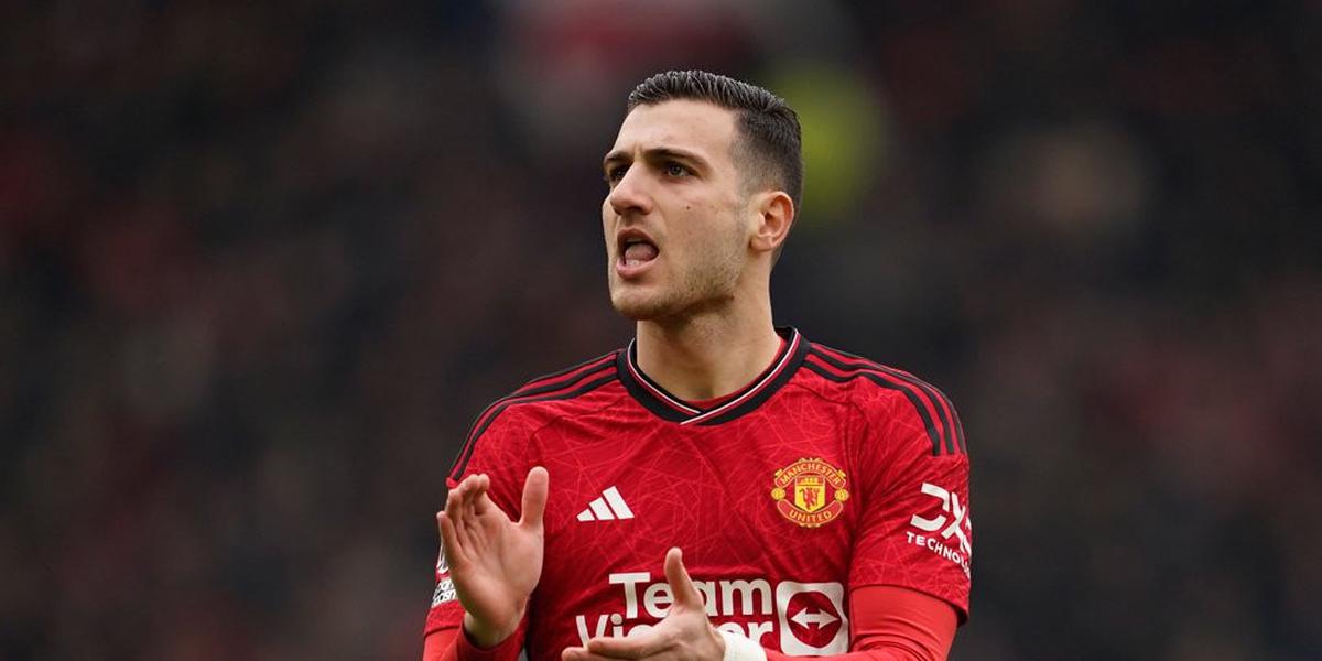 Penampilan Tidak Konsisten, Ruben Amorim Tetap Andalkan Diogo Dalot di MU