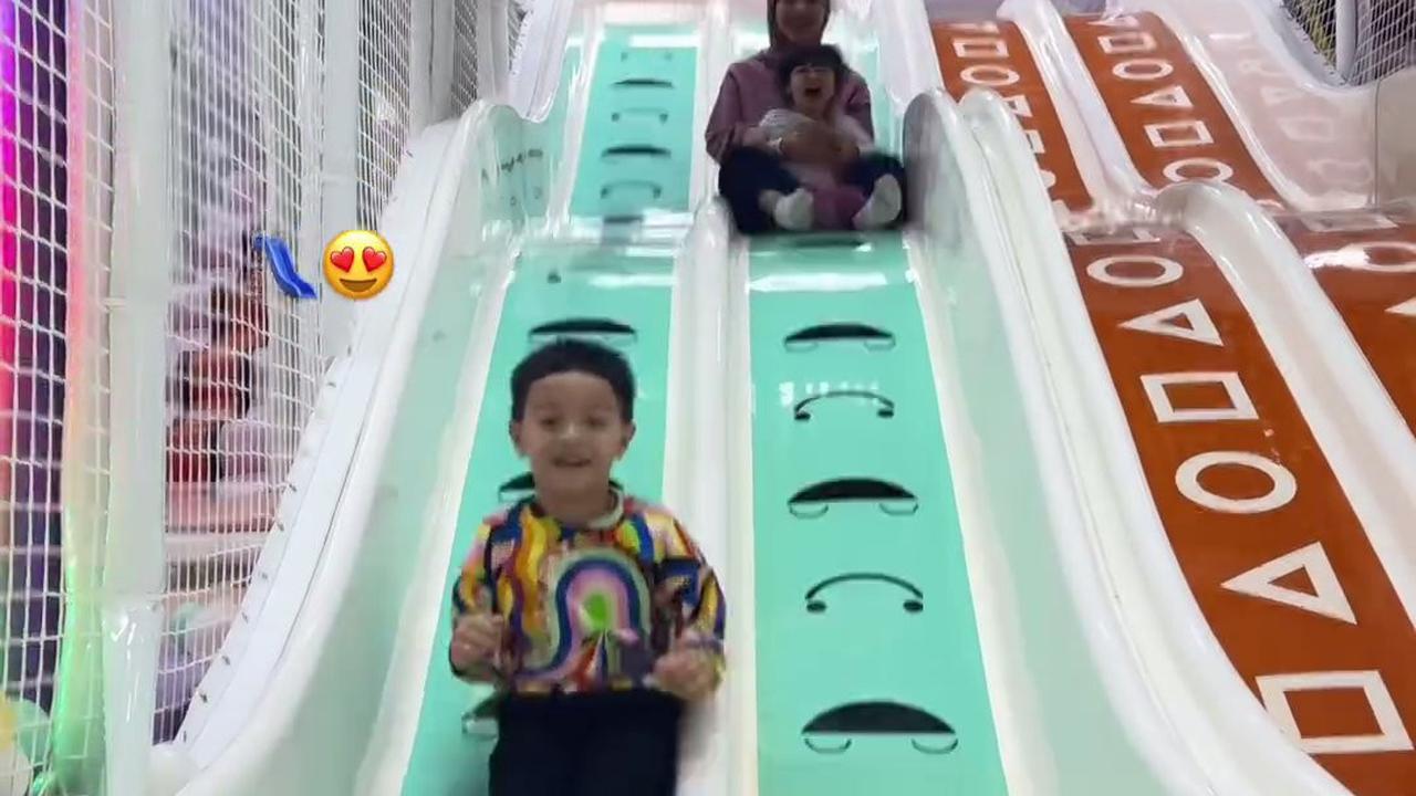 Ditinggal Irish Bella ke Belgia, 7 Potret Air Rumi dan Ara Ditemani Liburan Anak Haldy Sabri - Sweet Banget