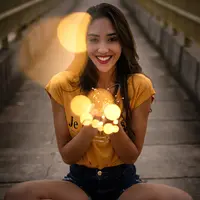 ilustrasi perempuan bahagia/Photo by Bruno Salvadori from Pexels