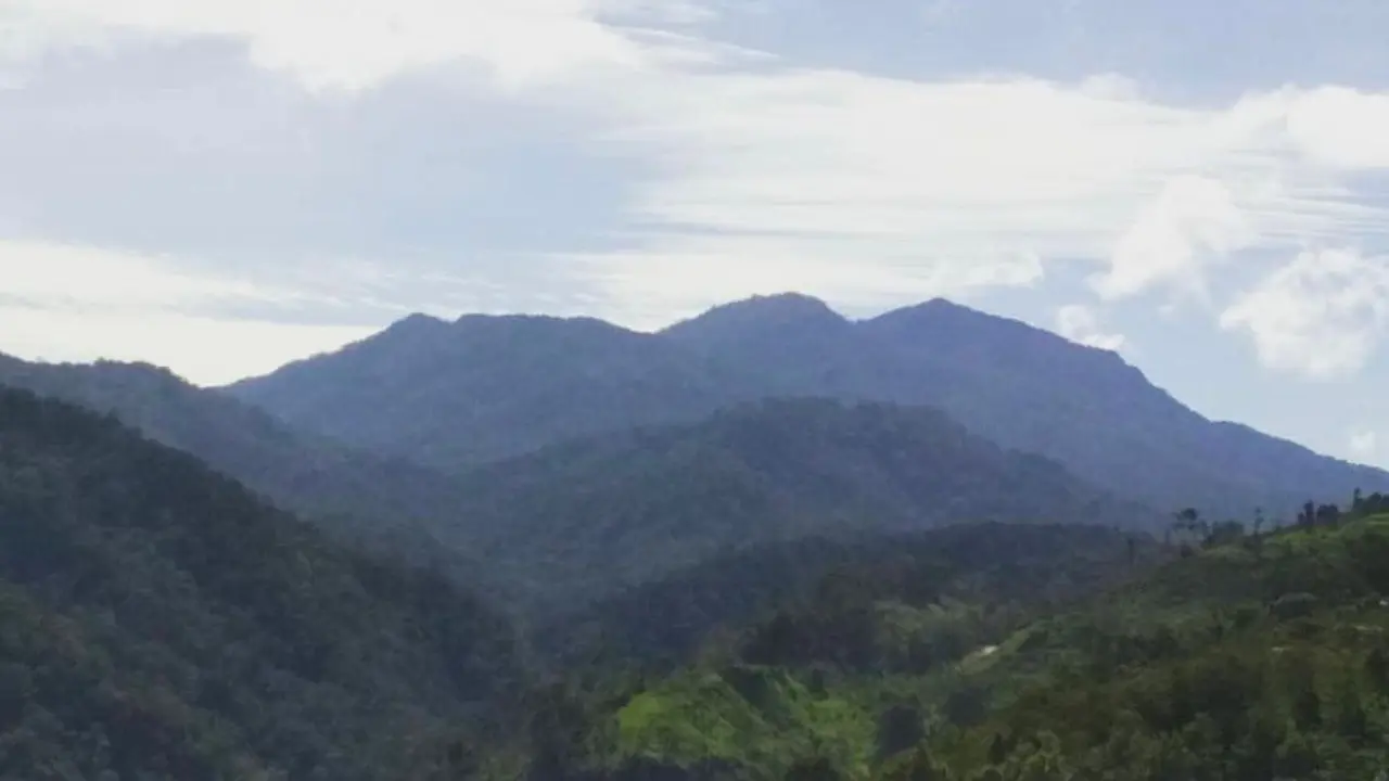 Pemandangan Gunung Kulabu