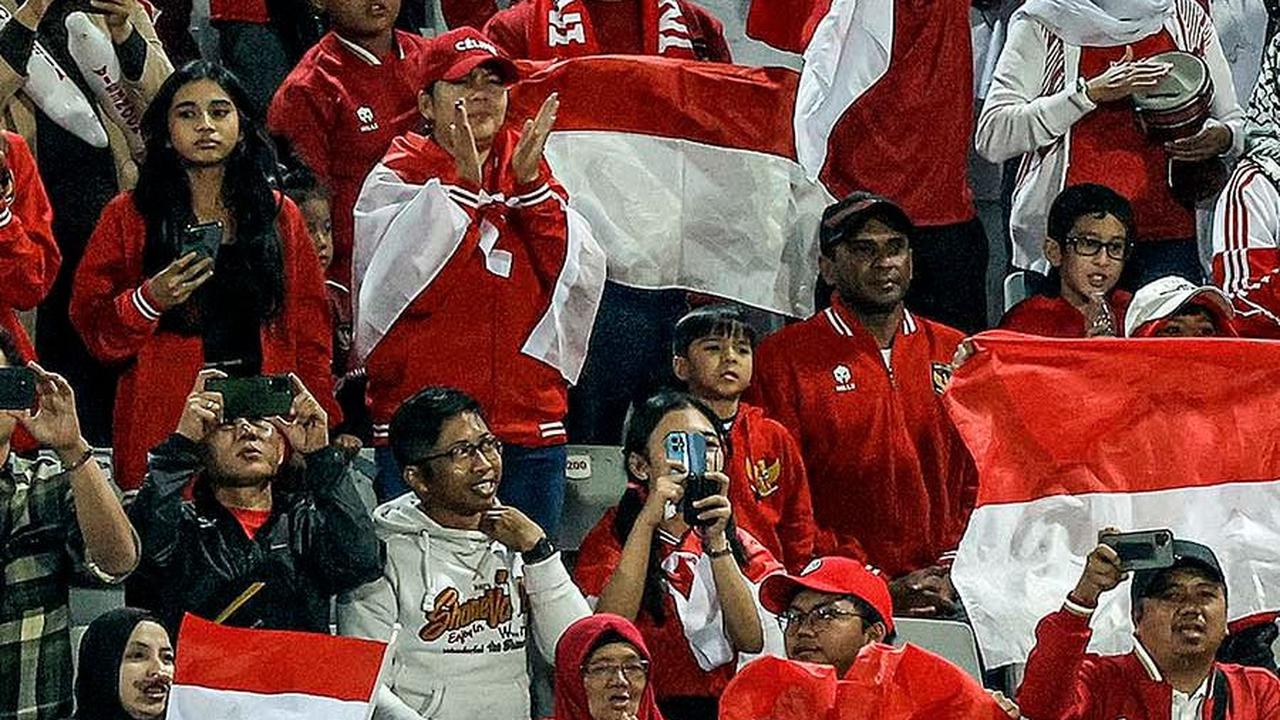 FOTO: Momen Suporter Diaspora Indonesia Penuhi Stadion Saat Pasukan Garuda Habisi Vietnam di Piala Asia 2023