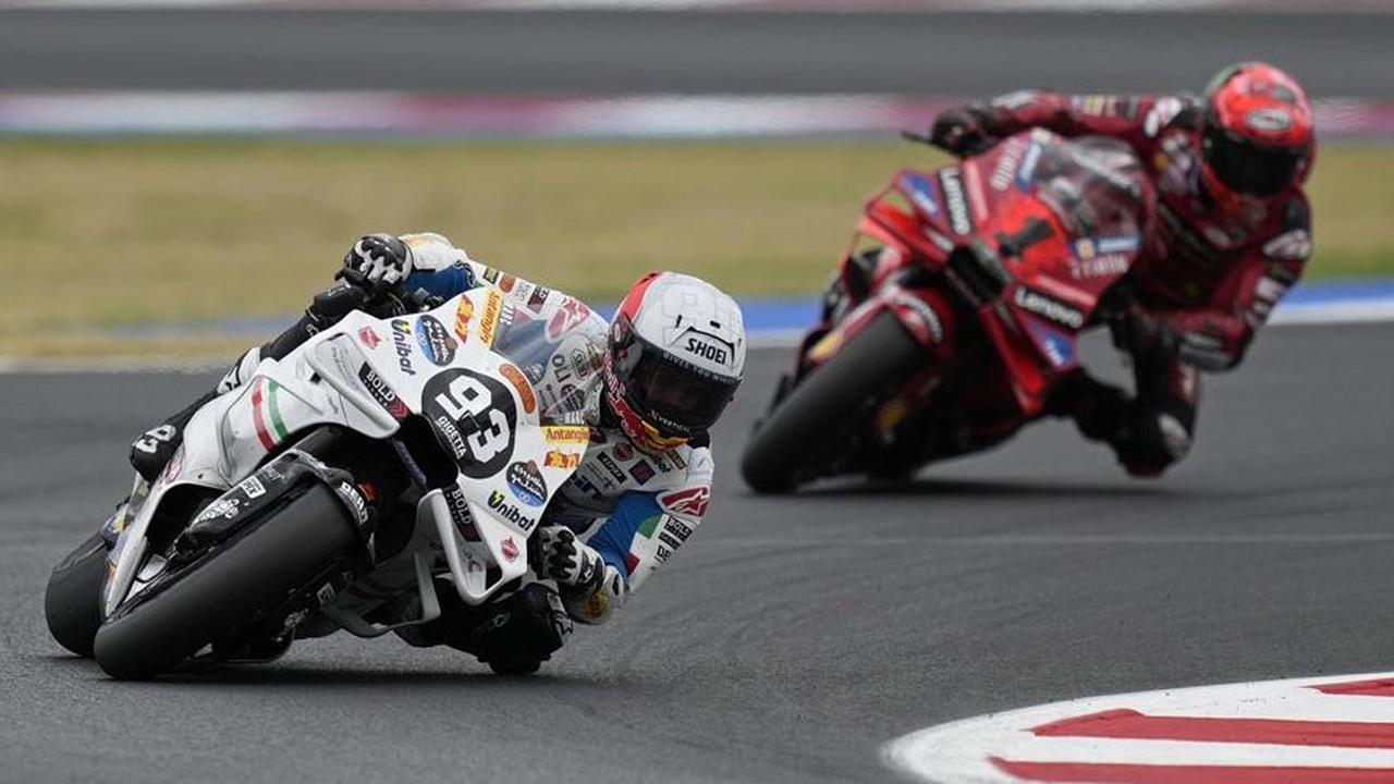 Pecco Bagnaia Sebut Marc Marquez Masih Bisa Juarai MotoGP 2024: Dia Rider Paling Berani