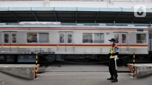 Penumpang KRL Terus Menurun