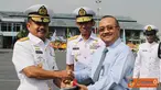 Citizen6, Jakarta: Pangkolinlamil Laksda TNI S.M. Darojatim, menerima satu unit mobil ambulance dari Senior Vice Presiden Bank Mandiri Budi J. Siahaan, yang merupakan hibah dari PT. Bank Mandiri Tbk. kepada Kolinlamil. (Pengirim: Kadispen Kolinlamil).