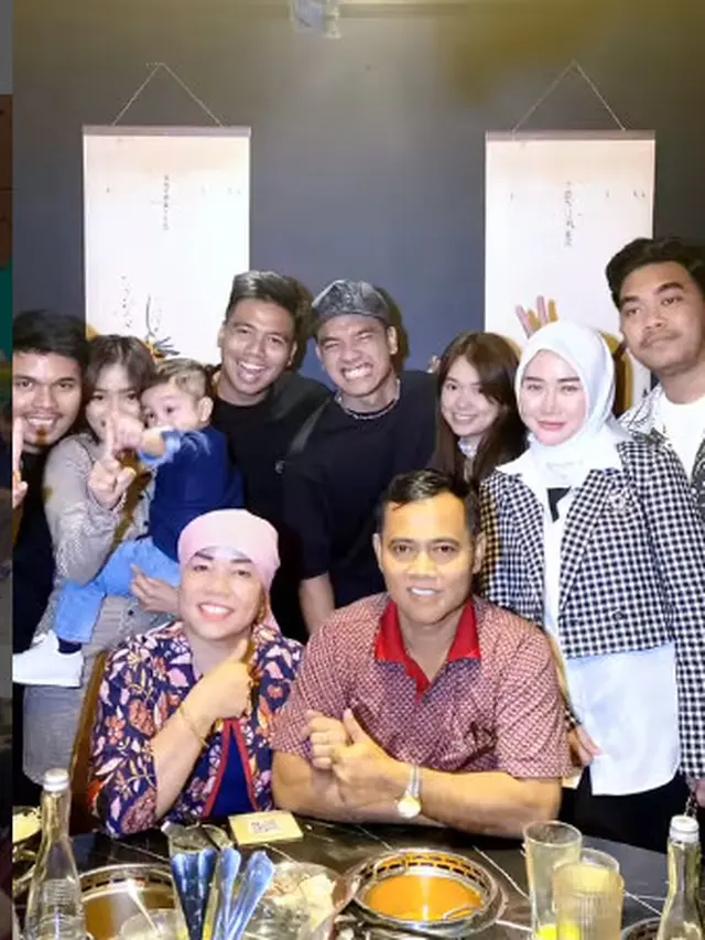 6 Potret Kedekatan Rebecca Klopper dan Keluarga Fadly Faisal, Gala Sky Tak Mau Lepas