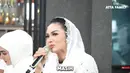 Krisdayanti berpesan kepada Atta dan Aurel untuk fokus beribadah dan tidak mengkhawatirkan hal yang tidak perlu. (Foto: YouTube/ AH)