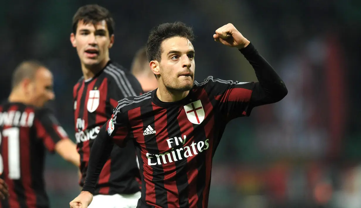 Ekspresi pemain AC Milan, Giacomo Bonaventura, setelah mencetak gol ke gawang Sampdoria dalam laga Serie A di Stadion San Siro, Minggu (29/11/2015) dini hari WIB. (EPA/Daniele Mascolo)
