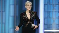 Meryl Streep saat menerima Cecil B. DeMille Award di Golden Globe ke-74