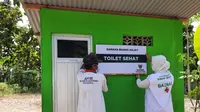 Acara Serah Terima Toilet Sehat secara simbolis diserahkan langsung kepada Pariyanti.