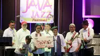 Sejumlah Menteri Kabinet Kerja mempertontonkan kemampuannya bermain band dalam ajang Jakarta International BNI Java Jazz Festival 2018 pada Jumat (2/3/2018).(Dok BNI)