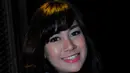 Saat di depan kamera, Anisa Rahma tampak sangat manis dengan senyuman di wajahnya, ketika ditemui di kawasan Senopati, Jakarta Selatan. Foto diambil pada 4 Juni 2015. (Liputan6.com/Faisal R Syam)