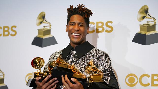 Jon Batiste dalam Grammy Awards 2022. (AP Photo/John Locher)