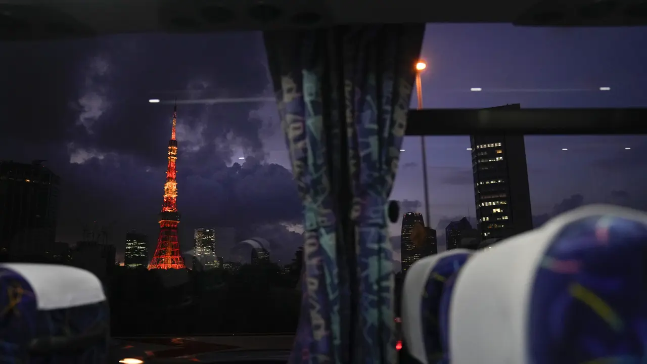 Memandangi Tokyo dari Jendela Bus di Kala Olimpiade