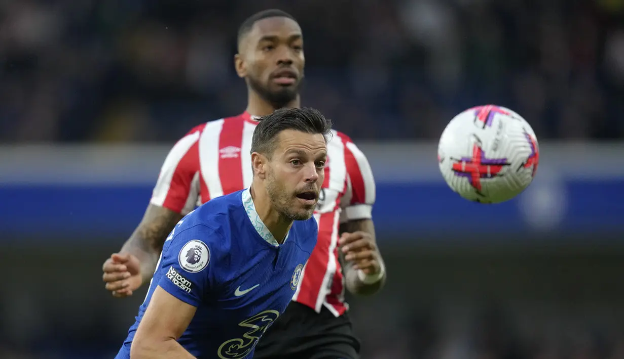 <p>Dengan demikian Chelsea kalah lima kali beruntun di berbagai ajang. The Blues pun terpuruk di posisi 11 dengan 39 poin. Mereka cuma terpaut 10 angka dari Leicester City yang ada di zona merah. (AP Photo/Kirsty Wigglesworth)</p>